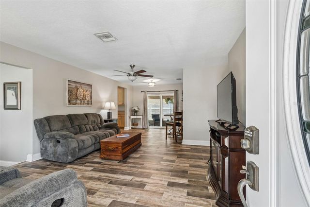 5598 14TH AVENUE N, St Petersburg, FL 33710