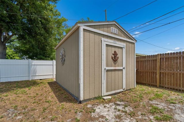 5598 14TH AVENUE N, St Petersburg, FL 33710