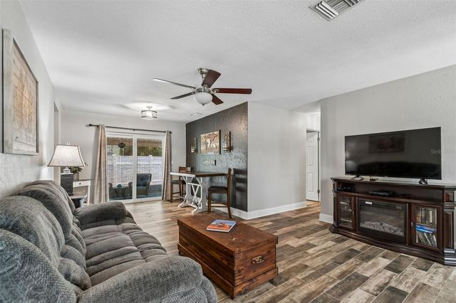 5598 14TH AVENUE N, St Petersburg, FL 33710