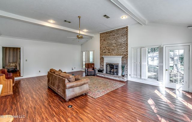 602 Simpson Hwy 149, Magee, MS 39111