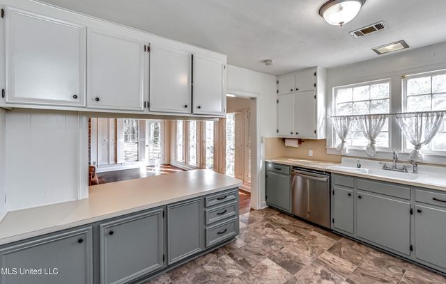 602 Simpson Hwy 149, Magee, MS 39111