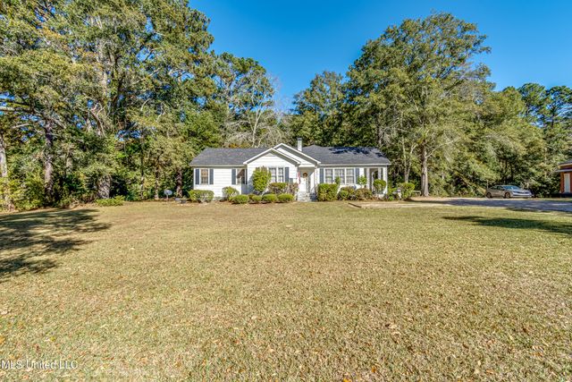 602 Simpson Hwy 149, Magee, MS 39111