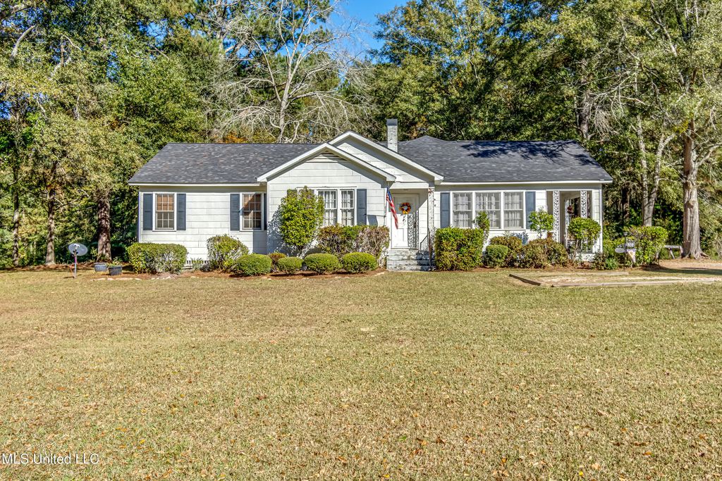 602 Simpson Hwy 149, Magee, MS 39111