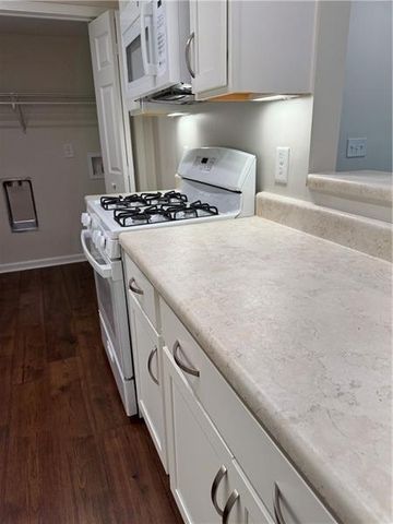 907 NATCHEZ Trace, Atlanta, GA 30350