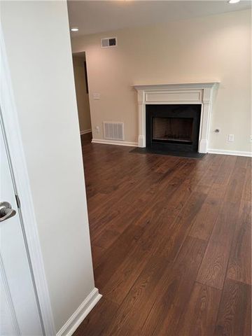 907 NATCHEZ Trace, Atlanta, GA 30350