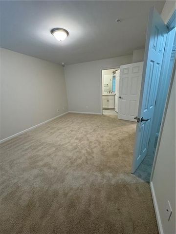 907 NATCHEZ Trace, Atlanta, GA 30350