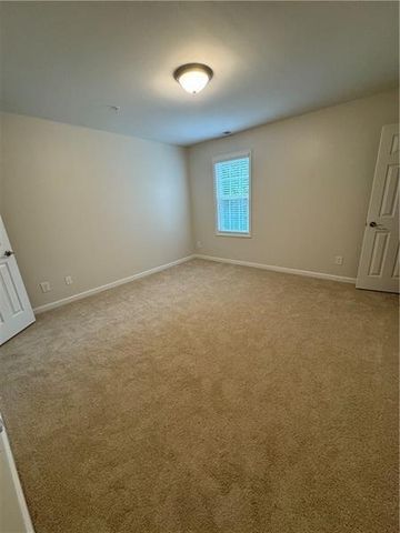 907 NATCHEZ Trace, Atlanta, GA 30350