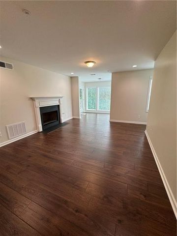 907 NATCHEZ Trace, Atlanta, GA 30350
