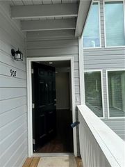 907 NATCHEZ Trace, Atlanta, GA 30350