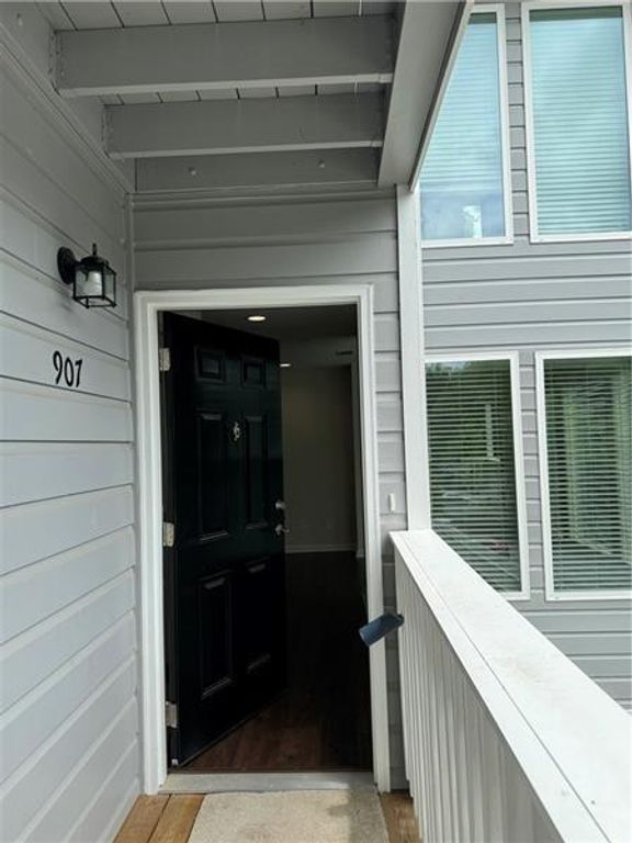 907 NATCHEZ Trace, Atlanta, GA 30350