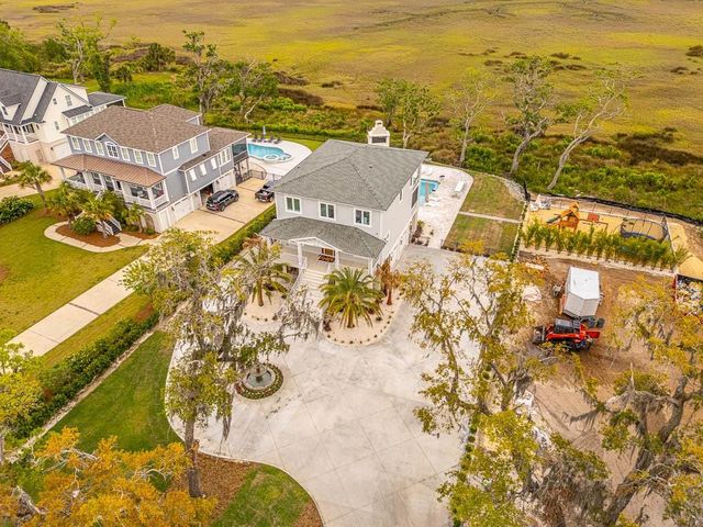 14 Maiden Creek Drive, Waverly, GA 31565