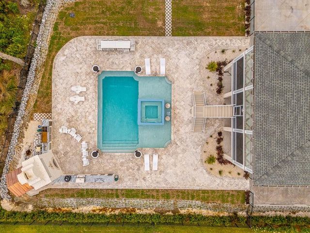 14 Maiden Creek Drive, Waverly, GA 31565