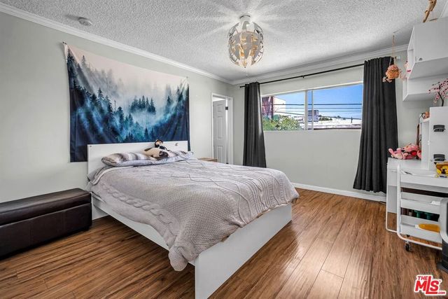 1766 Midvale Avenue, Los Angeles, CA 90024