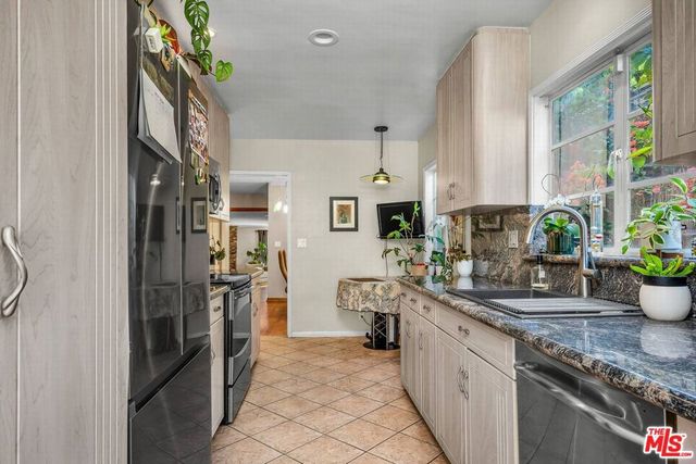 1766 Midvale Avenue, Los Angeles, CA 90024