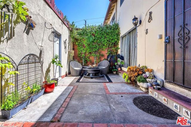 1766 Midvale Avenue, Los Angeles, CA 90024
