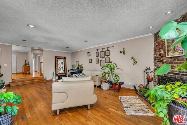 1766 Midvale Avenue, Los Angeles, CA 90024