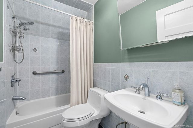 46 Slocum Crescent, Forest Hills, NY 11375