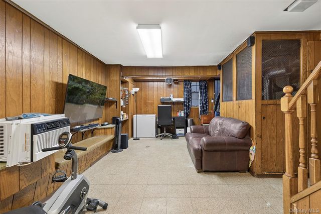 46 Slocum Crescent, Forest Hills, NY 11375