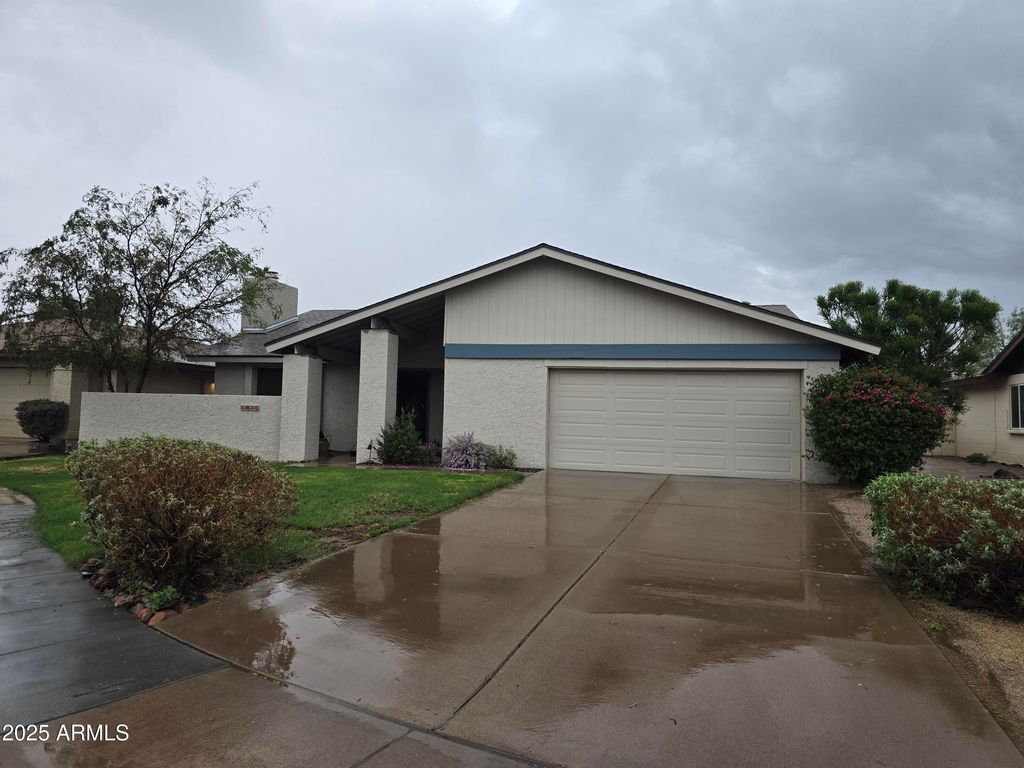 1831 S ROGERS Circle, Mesa, AZ 85202