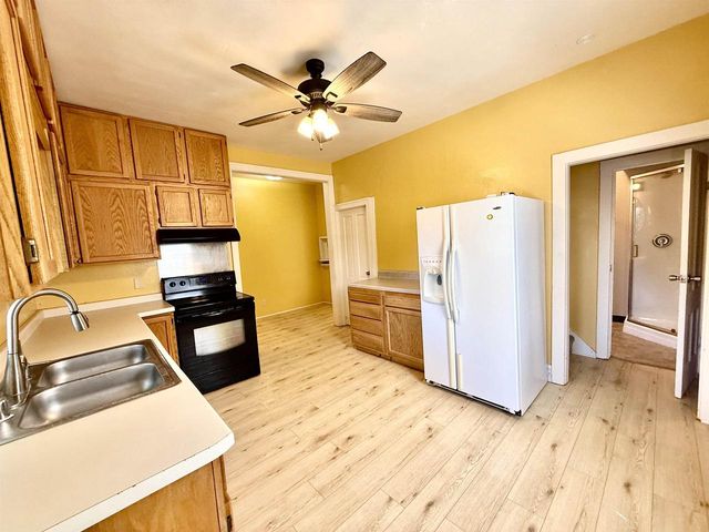 284 4TH STREET, Fond Du Lac, WI 54935