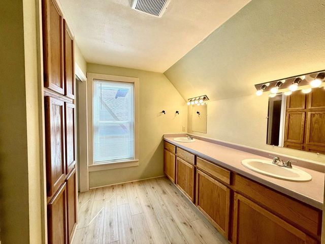 284 4TH STREET, Fond Du Lac, WI 54935