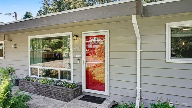 5318 193rd Place SW, Lynnwood, WA 98036