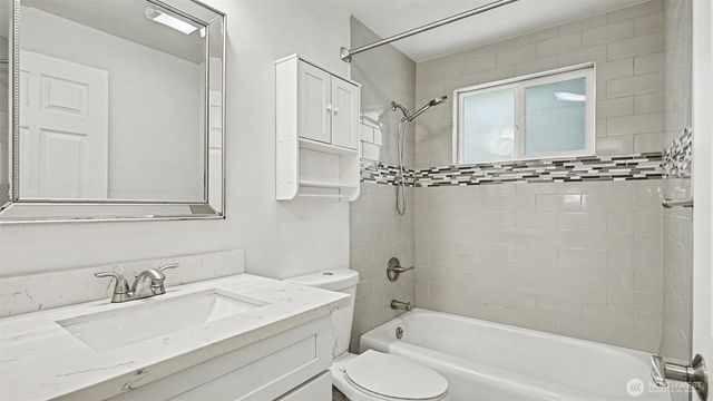 5318 193rd Place SW, Lynnwood, WA 98036