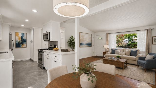 5318 193rd Place SW, Lynnwood, WA 98036