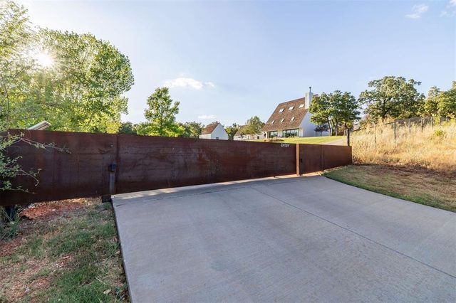 12401 N Bryant Avenue, Edmond, OK 73013