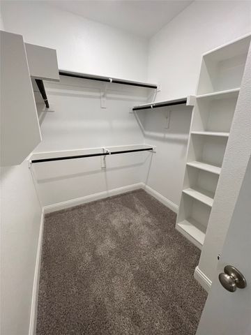 560 Hutchinson Lane, Lewisville, TX 75077