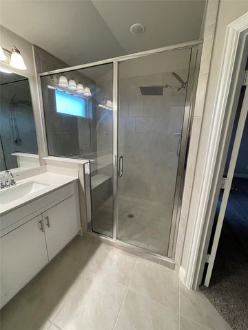 560 Hutchinson Lane, Lewisville, TX 75077