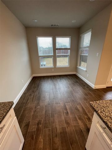 560 Hutchinson Lane, Lewisville, TX 75077