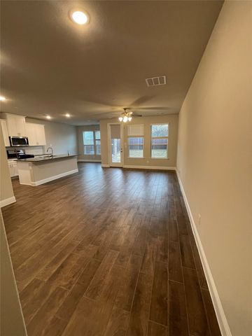 560 Hutchinson Lane, Lewisville, TX 75077