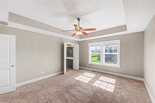 23729 W 92nd Terrace, Lenexa, KS 66227