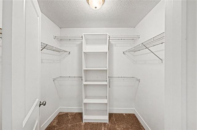 23729 W 92nd Terrace, Lenexa, KS 66227