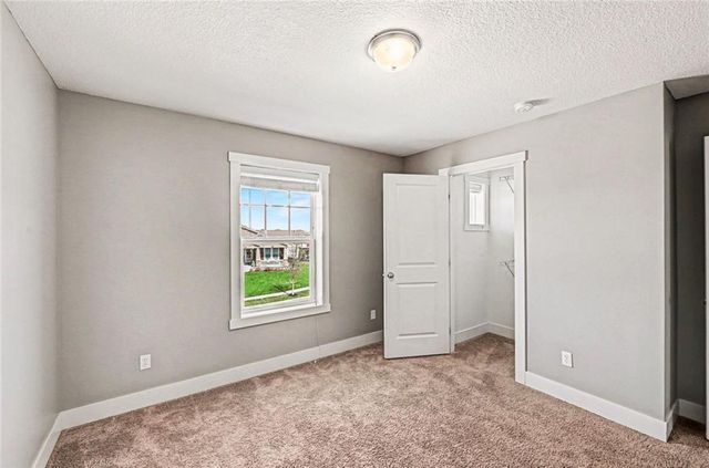 23729 W 92nd Terrace, Lenexa, KS 66227