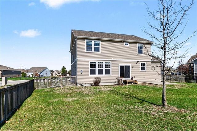 23729 W 92nd Terrace, Lenexa, KS 66227