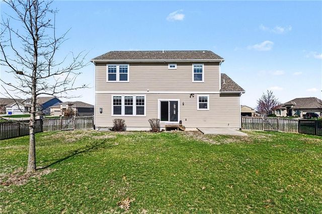 23729 W 92nd Terrace, Lenexa, KS 66227