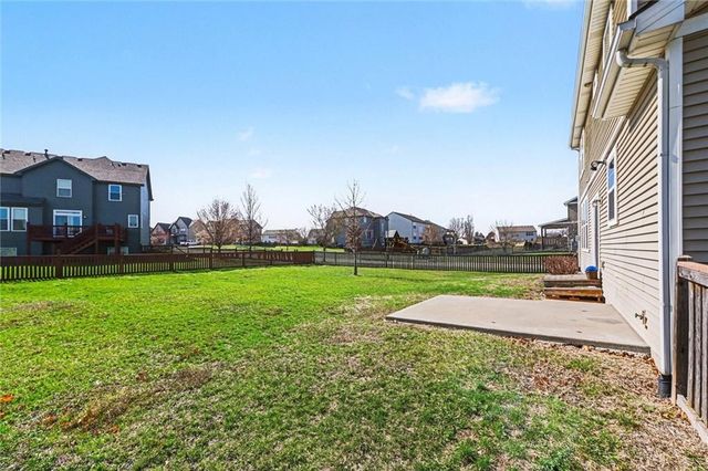 23729 W 92nd Terrace, Lenexa, KS 66227