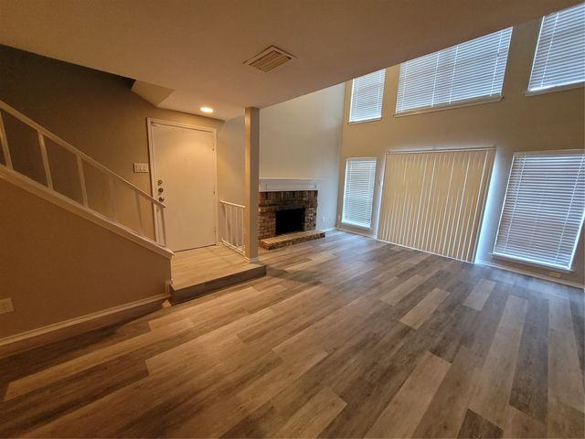 15221 Berry Trail 901, Dallas, TX 75248