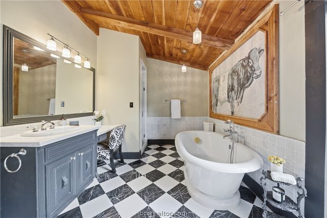 7872 North FM 1371, Bellville, TX 77418