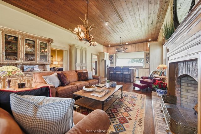 7872 North FM 1371, Bellville, TX 77418