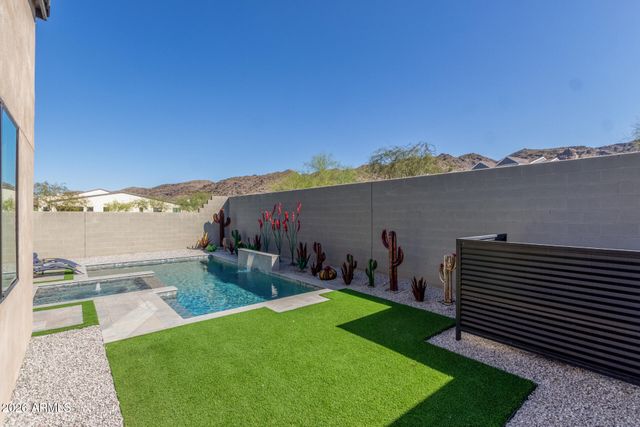 837 E MONTE Way, Phoenix, AZ 85042