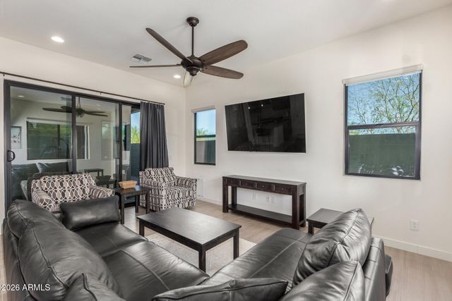 837 E MONTE Way, Phoenix, AZ 85042