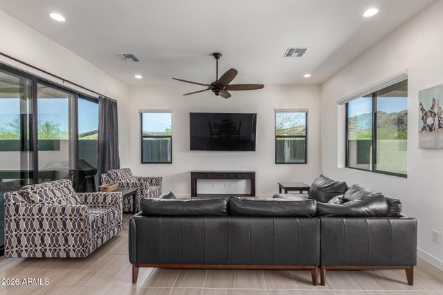 837 E MONTE Way, Phoenix, AZ 85042