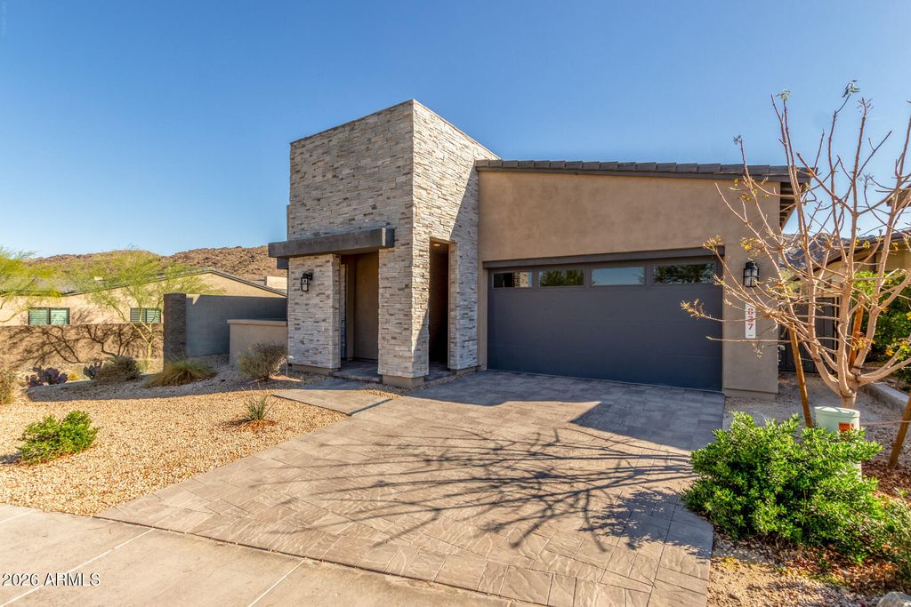 837 E MONTE Way, Phoenix, AZ 85042 — photo 2