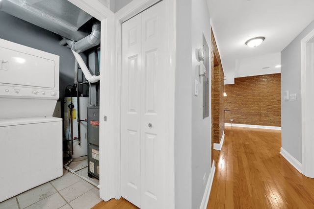 2256 W Arthur Avenue 2, Chicago, IL 60645