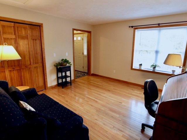 7 Rodeo Dr, East Bridgewater, MA 02333