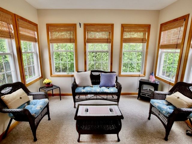 7 Rodeo Dr, East Bridgewater, MA 02333