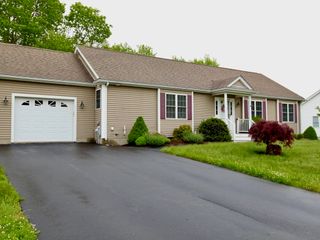 7 Rodeo Dr, East Bridgewater, MA 02333
